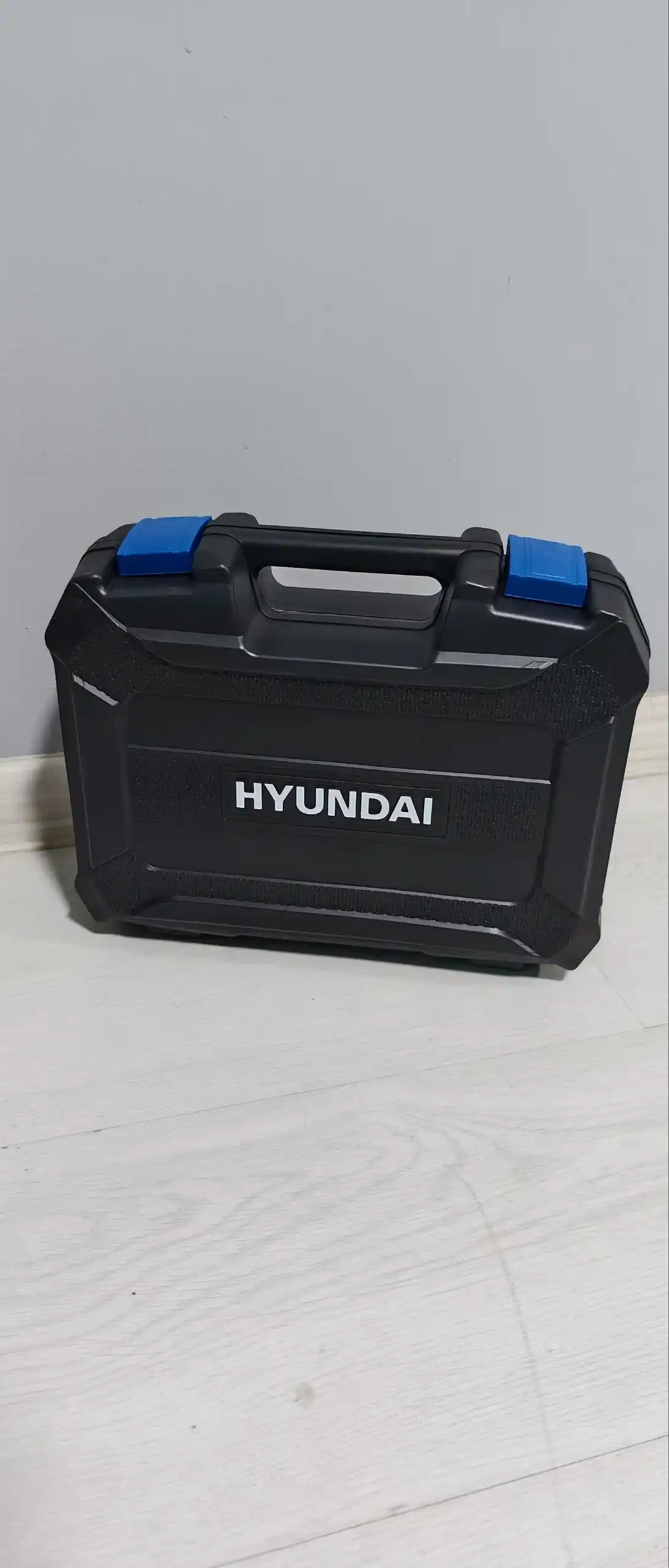 Akkumulyatorlik shurup buragich, 1 ta akkumulyator 12V/21V to'plam 27/55 talik HYUNDAI