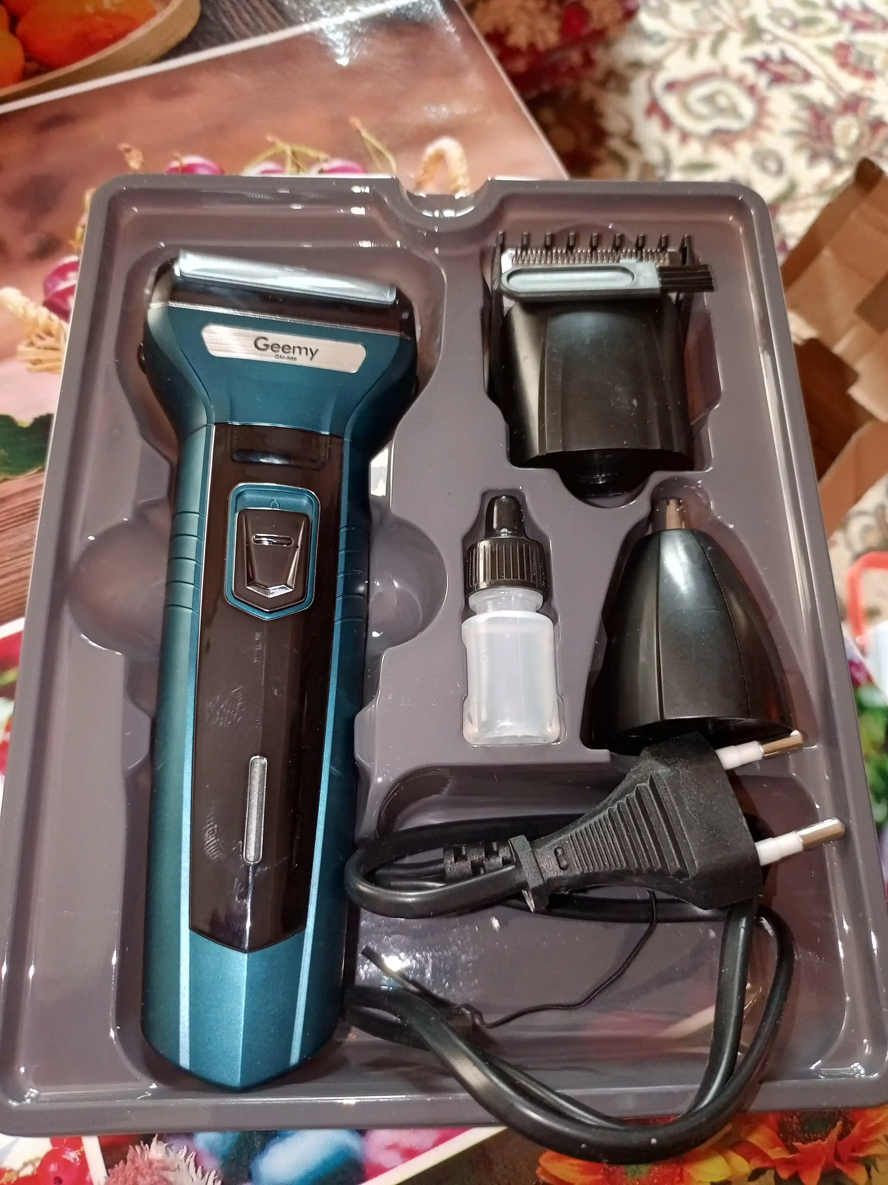 Trimmer, soch va soqol olish mashinkasi, soch olish mashinkasi, Geemy 3/1 GM-566 mashinka