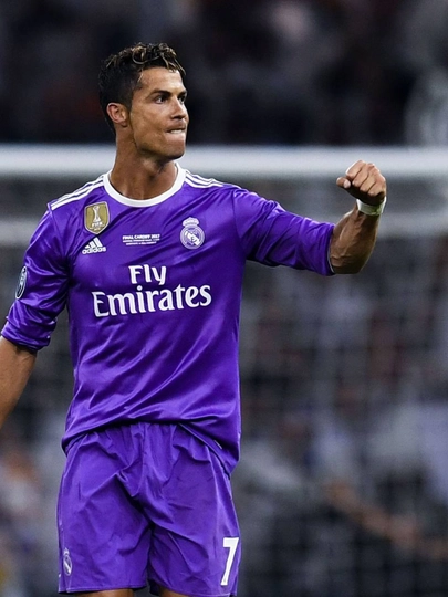 Футбольная форма Retro Real Madrid – 2017, гостевая форма (Away kit) — TRENDIQ-REALBINAFHSA-ФИОЛЕТ-M