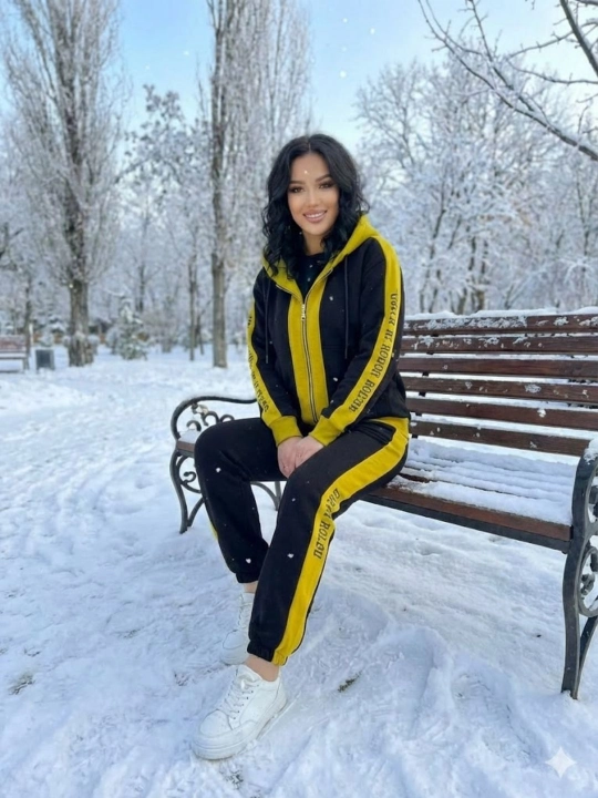 Ayollar uchun nachosli sportiv kostyum S va M razmerlar uchun, zamonaviy va ajoyib tanlov