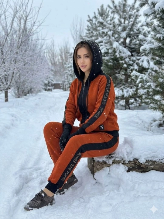 Ayollar uchun nachosli sportiv kostyum S va M razmerlar uchun, zamonaviy va ajoyib tanlov