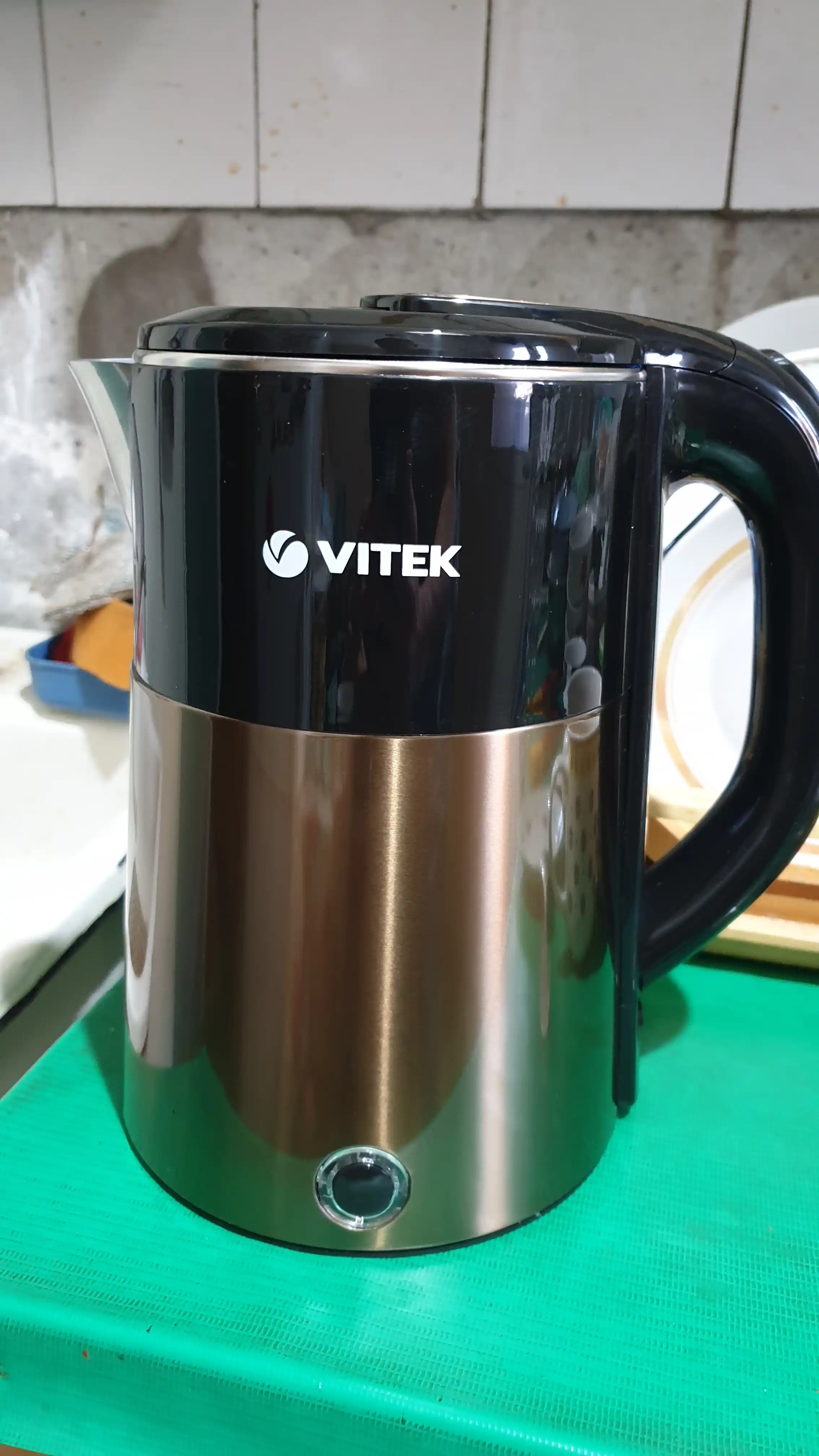 Metall elektr choynak VITEK VT-133 – yorqin LED yoritgichli