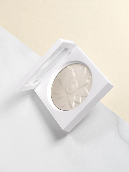 OFRA Highlighter — afsonaviy, ko‘zgudek yaltiraydigan xaylayter