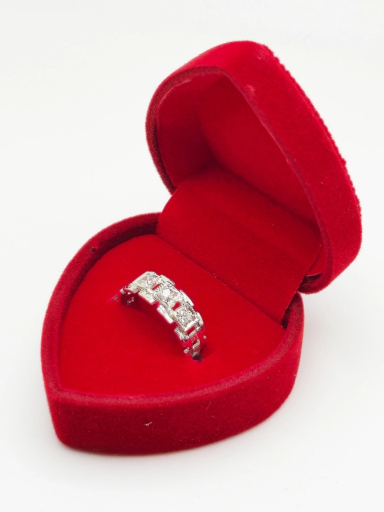 Серебряные кольца 925 пробы для девушек