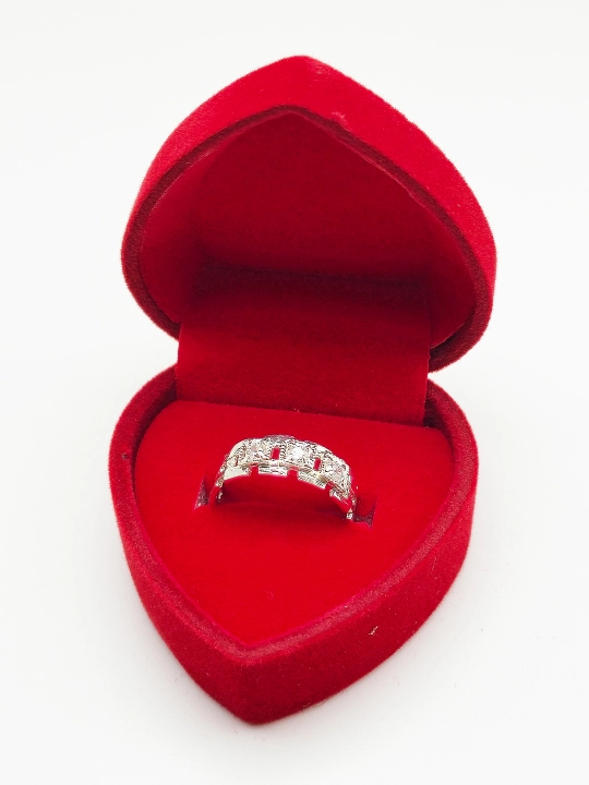 Серебряные кольца 925 пробы для девушек
