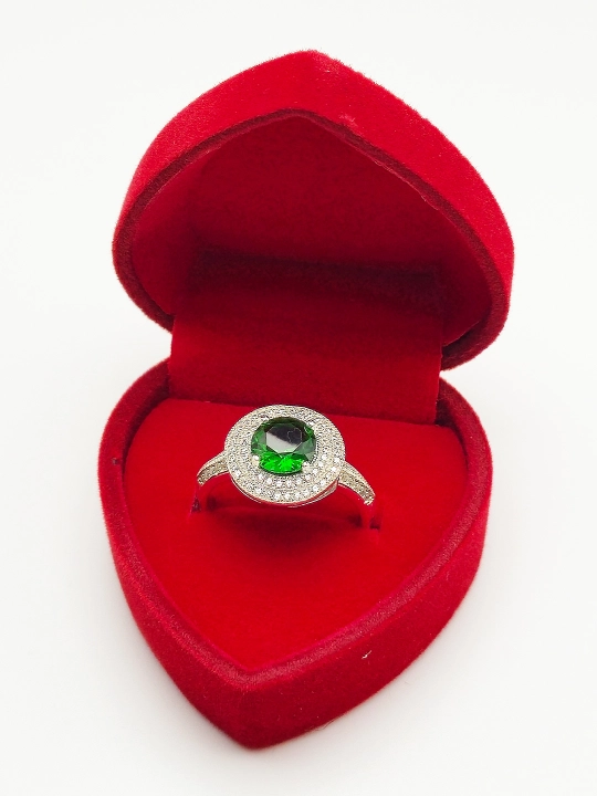 Серебряные кольца 925 пробы для девушек