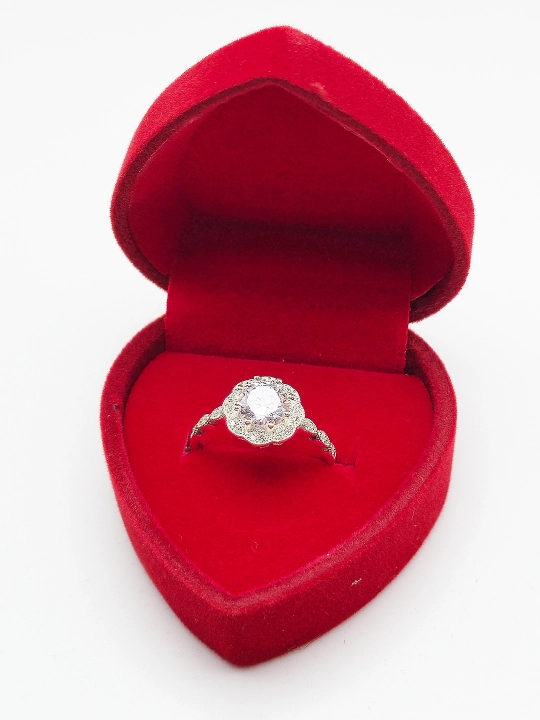 Серебряные кольца 925 пробы для девушек