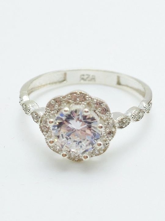 Серебряные кольца 925 пробы для девушек - 