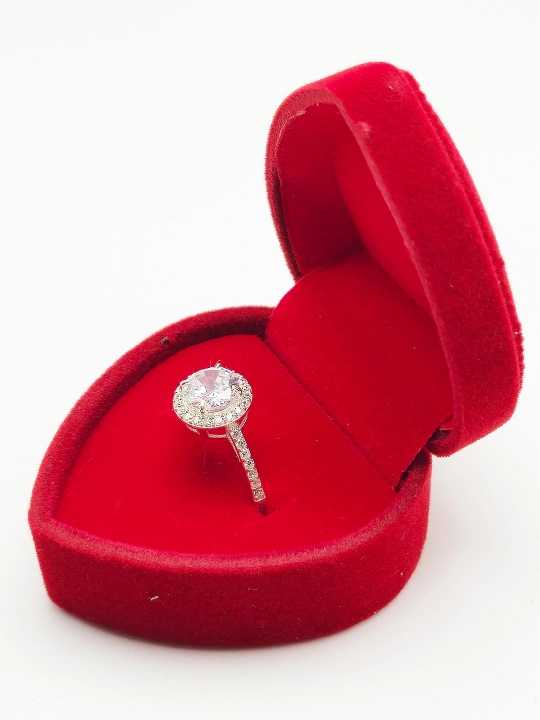 Серебряные кольца 925 пробы для девушек