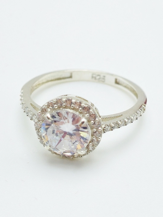 Серебряные кольца 925 пробы для девушек