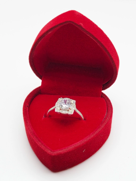 Серебряные кольца 925 пробы для девушек