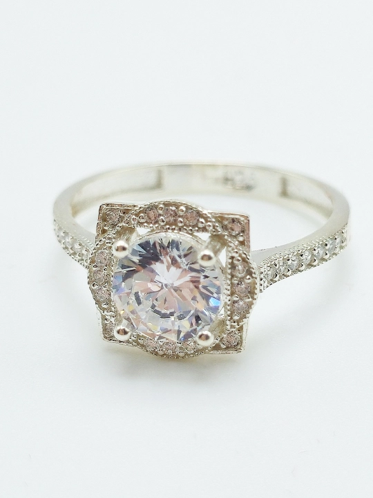 Серебряные кольца 925 пробы для девушек