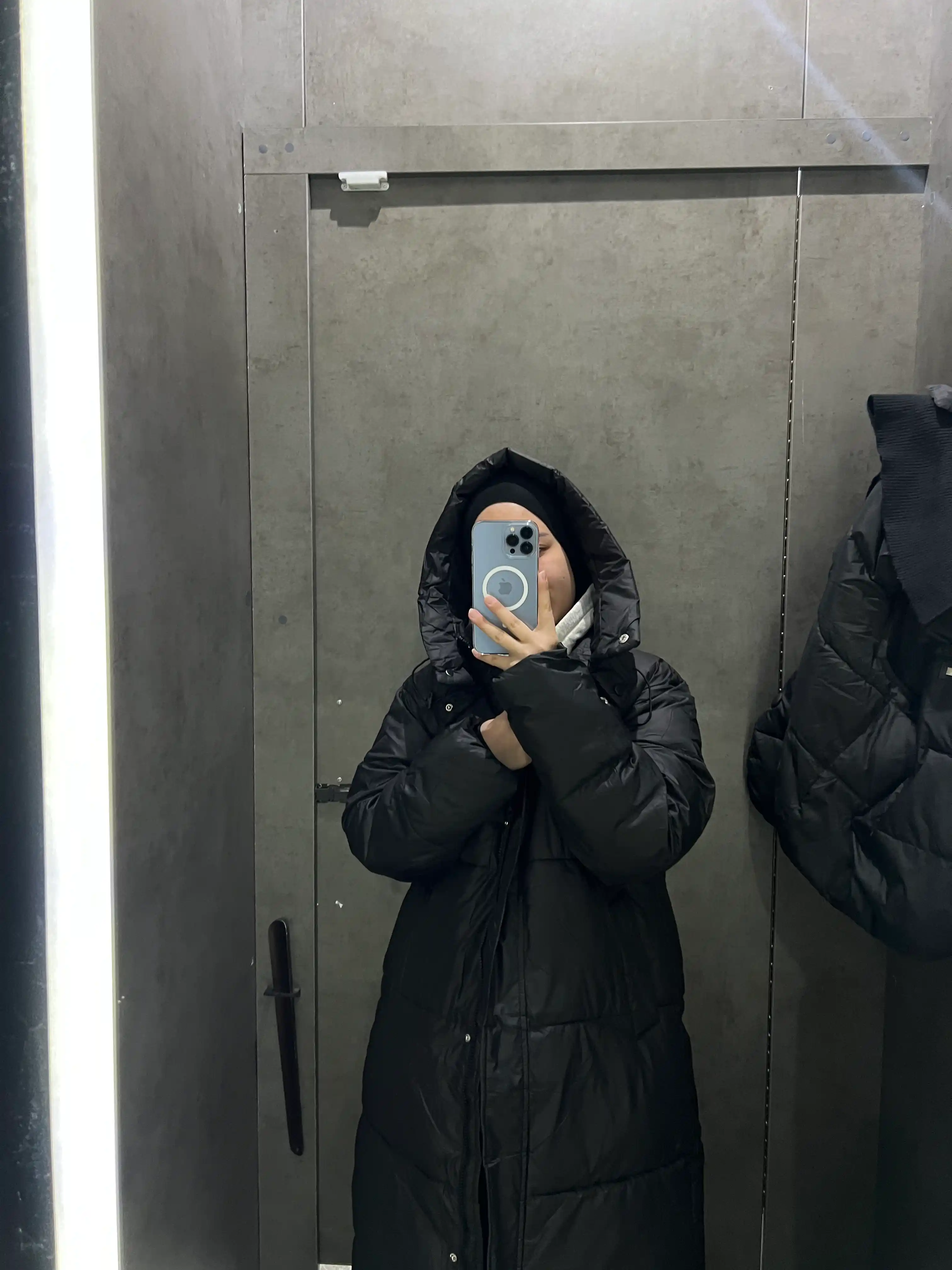 Kurtka ayollar uchun, issiq uzun kurtka - EllyFashion kapyushonli, qishki oversize puxovik
