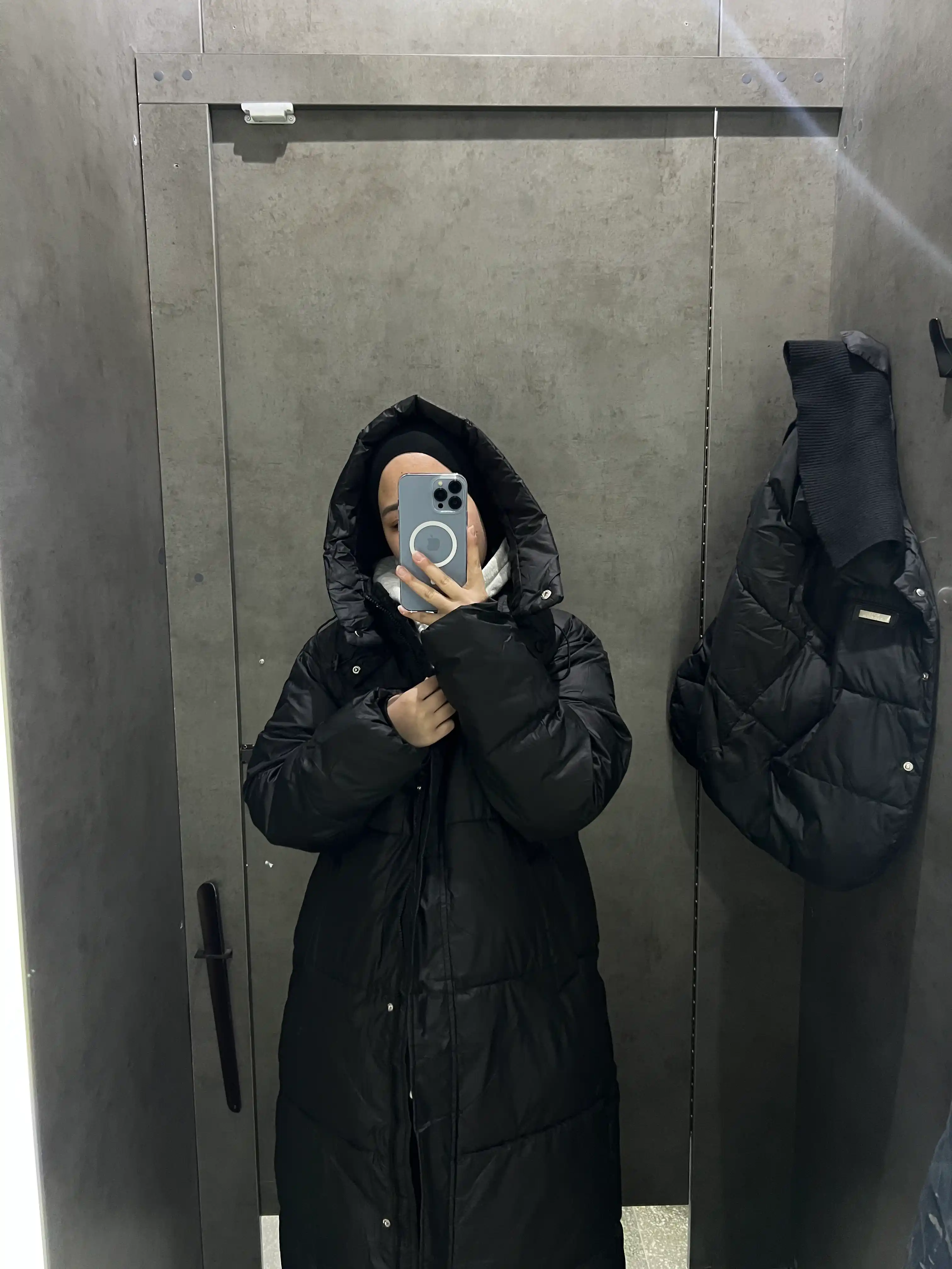 Kurtka ayollar uchun, issiq uzun kurtka - EllyFashion kapyushonli, qishki oversize puxovik