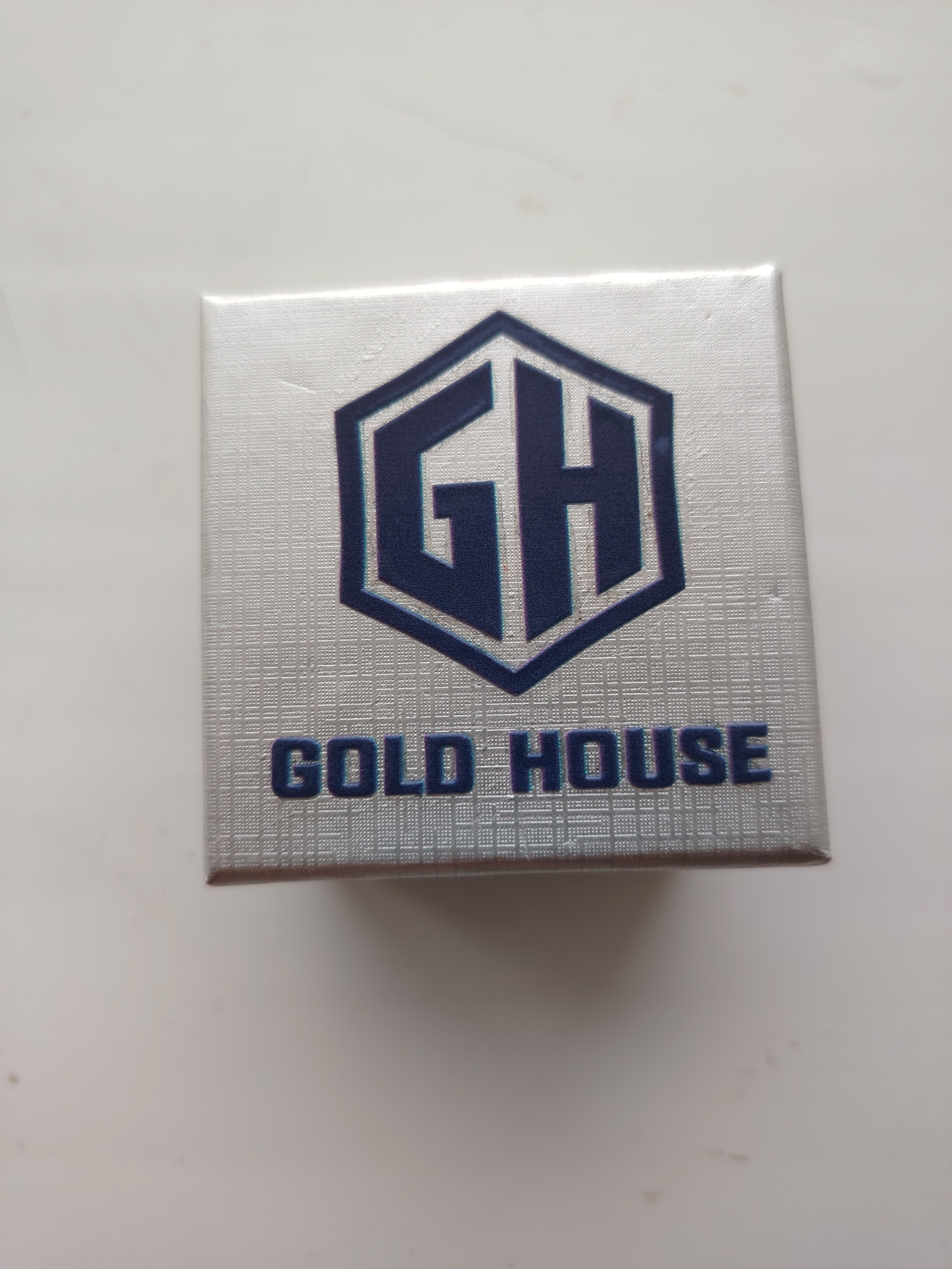 GOLD HOUSE oltin uzugi, S20A modeli - zamonaviy dizaynda, 585 proba, 3.8 gr