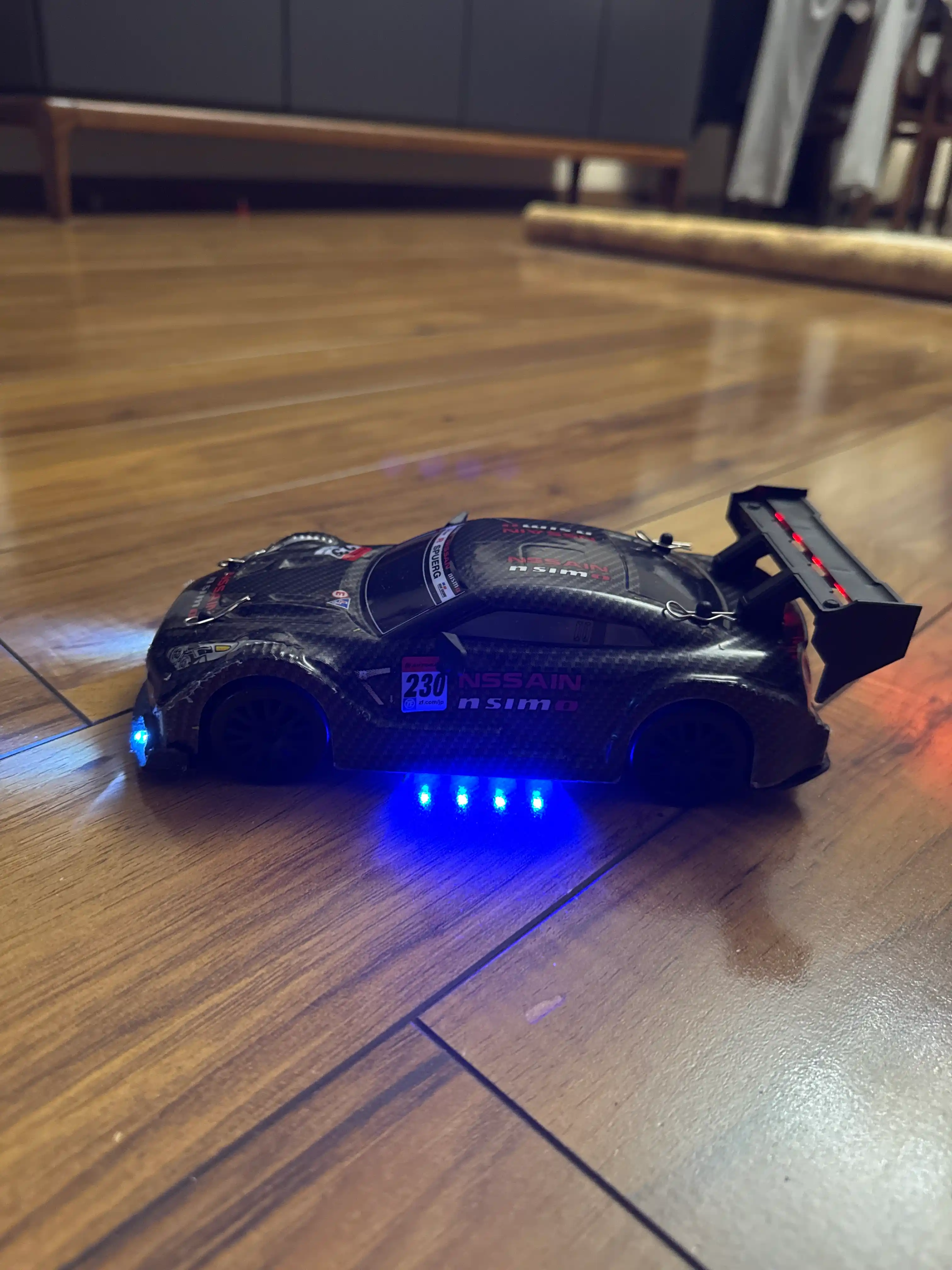 Дрифт-машинка RC 1:24 на пульте, 4WD, LED, Drift Car с комплектом, с высокой скоростью