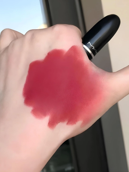 MACximal Matte Lipstick #668 Forever Curious mat lab boʻyogʻi