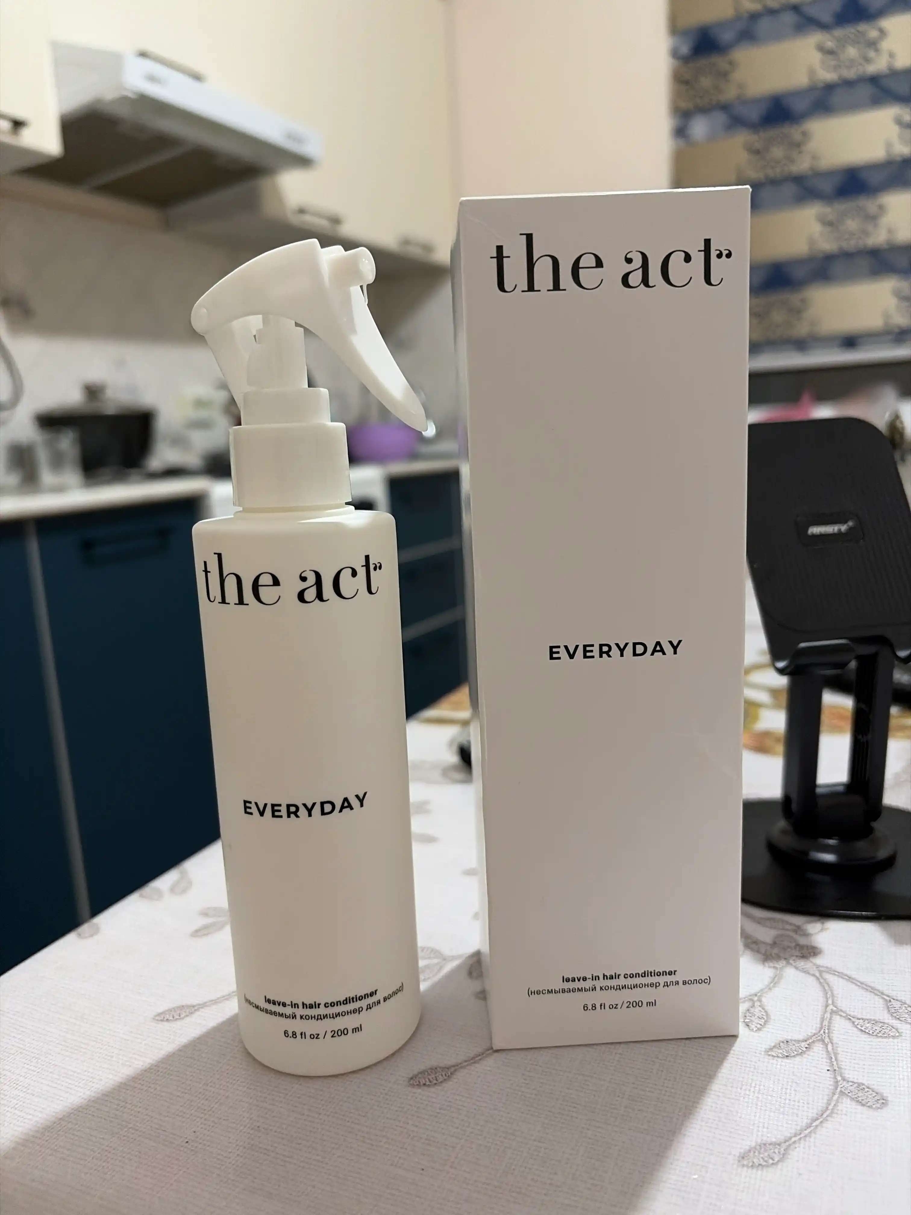 The Act Professional soch parvarishi uchun termohimoya krem-sprey, namlovchi va tiklovchi