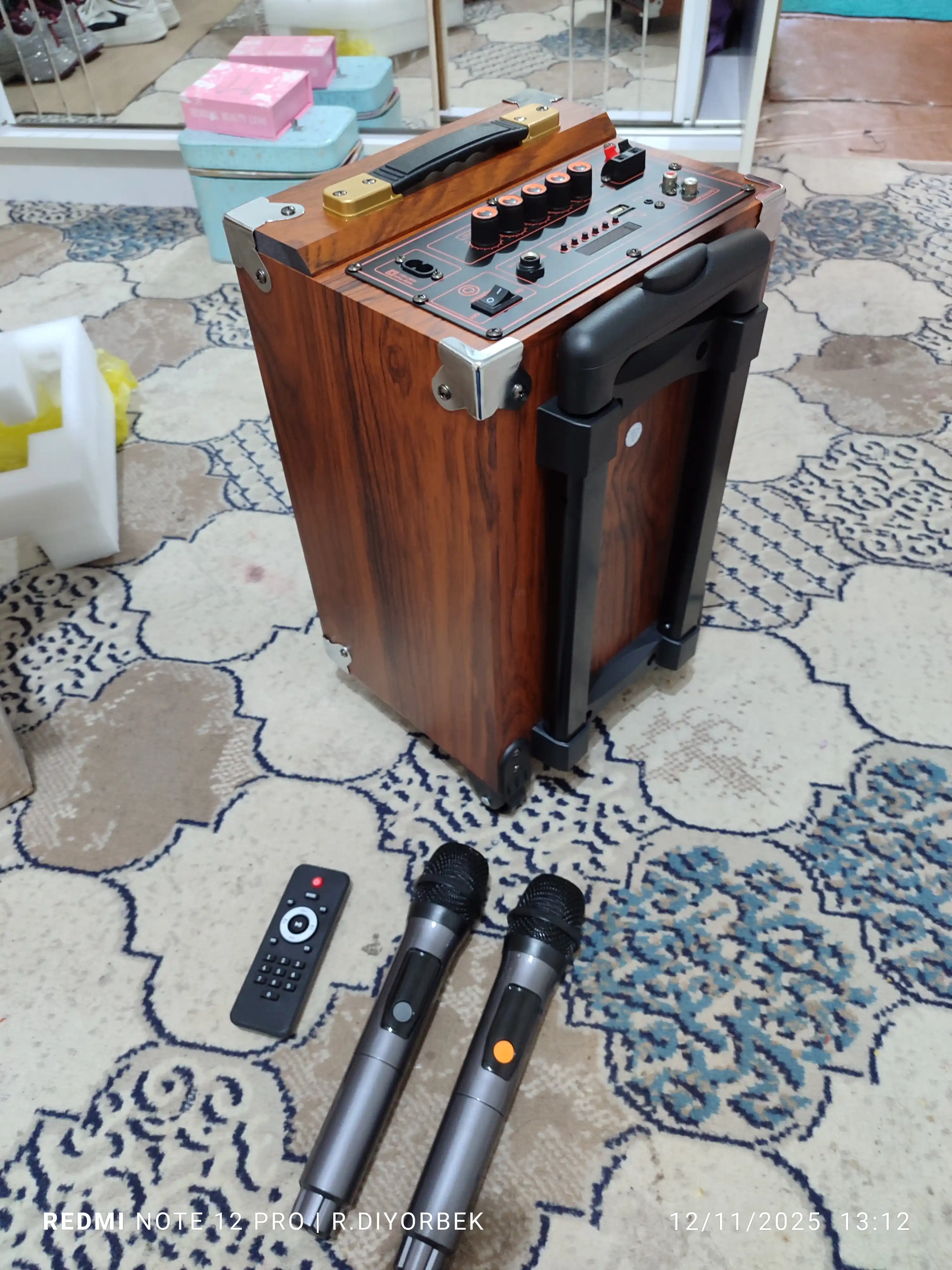 BAAB portativ karaoke Bluetooth karnay mikrofon va pult bilan