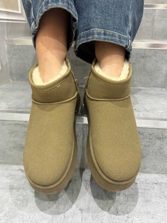 Ugg ayollar moynali UGG qishki etiklar issiq botinkalar, 1 olcham kichiq