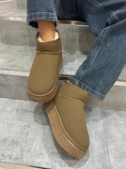 Ugg ayollar moynali UGG qishki etiklar issiq botinkalar, 1 olcham kichiq