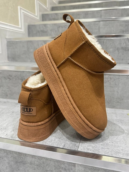 Ugg ayollar moynali UGG qishki etiklar issiq botinkalar, 1 olcham kichiq