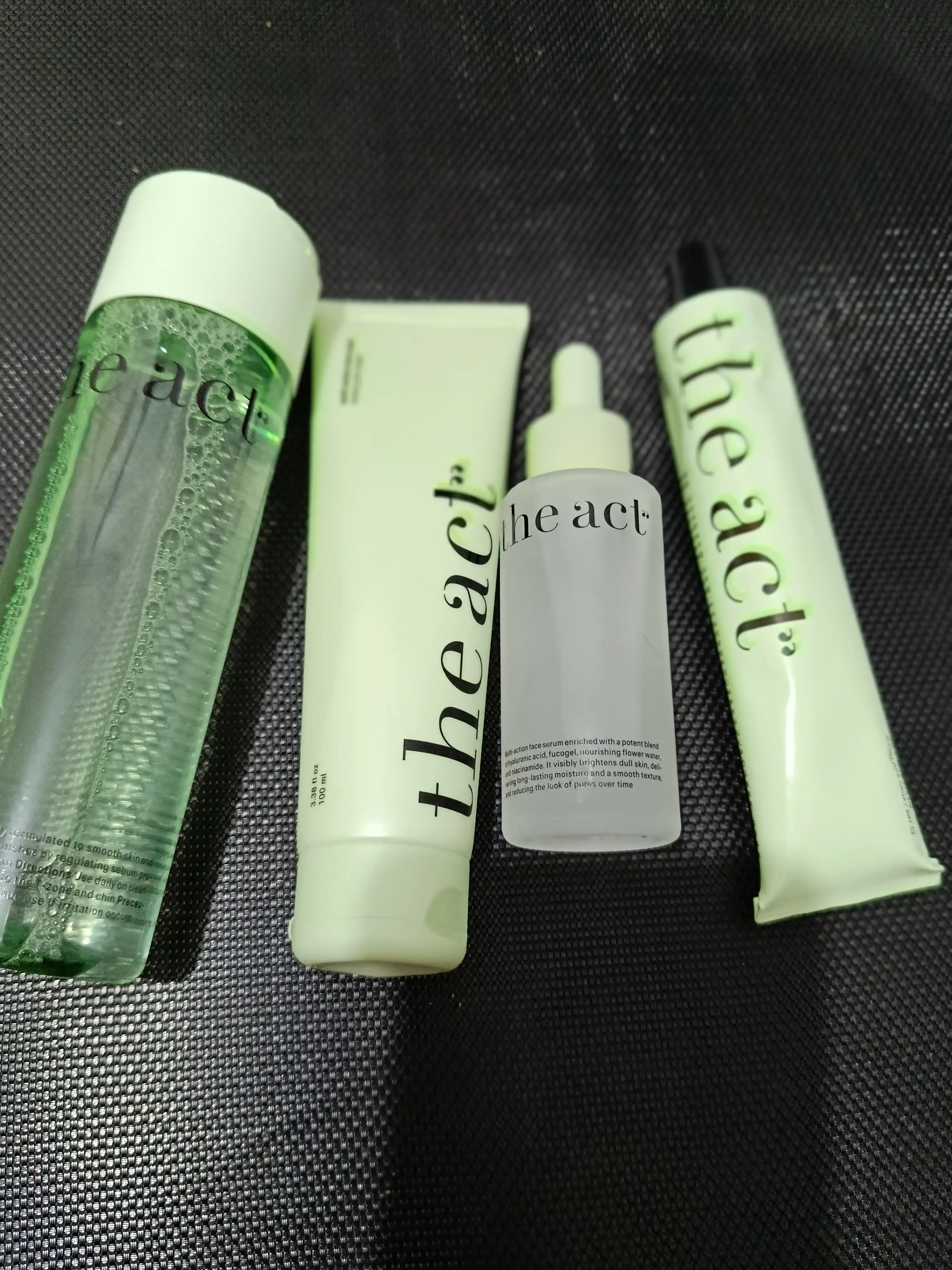 The Act yuz uchun namlovchi tonik, oltin qarag‘ay suvli ekstrakti asosida, 200 ml