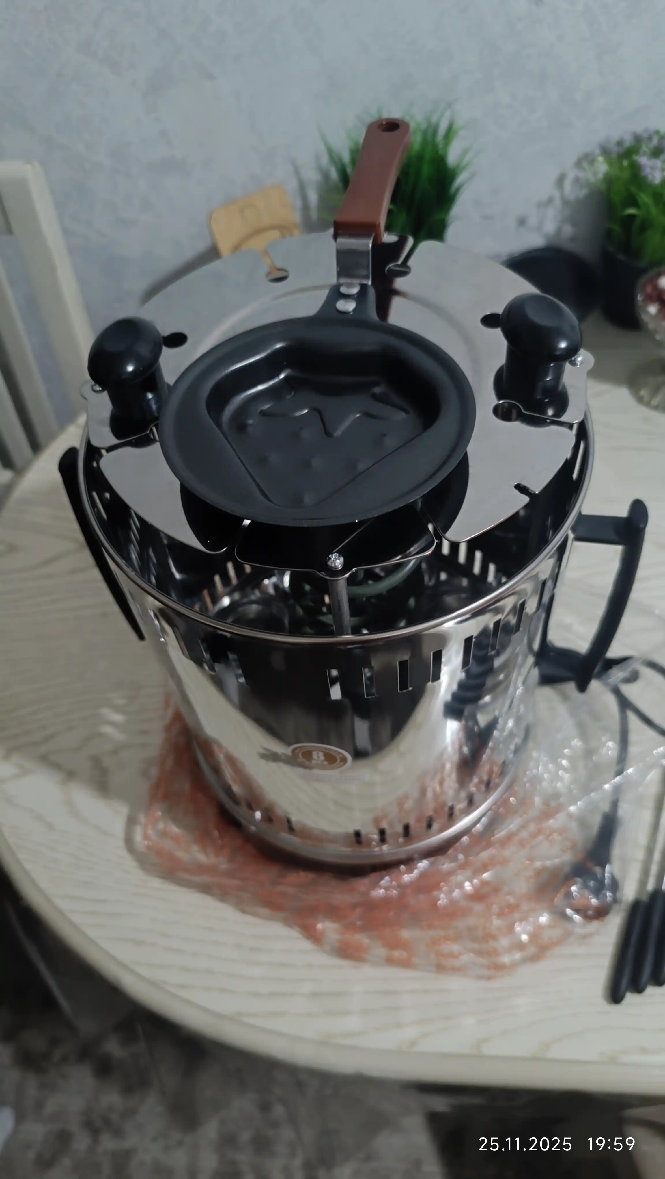 Electr kabob pishirgich Raf R-8619
