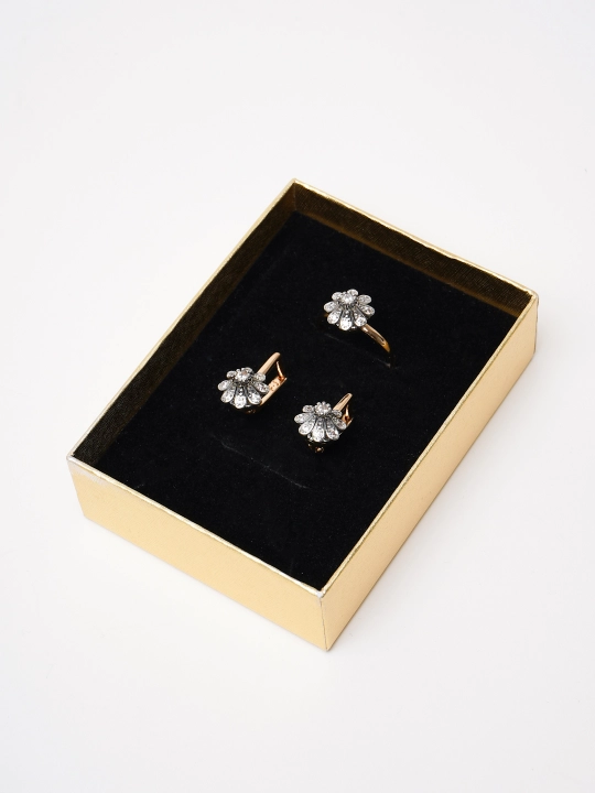 Ayollar kamplekti sovg`a qutisida, siz izlaganizi bizda topasiz