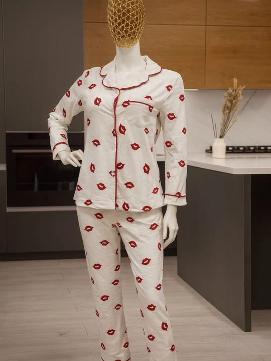 Ayollar va qizlar uchun uy kiyimi pijamalar, 4 xil rangda, L - 4Xl, uzun yengli