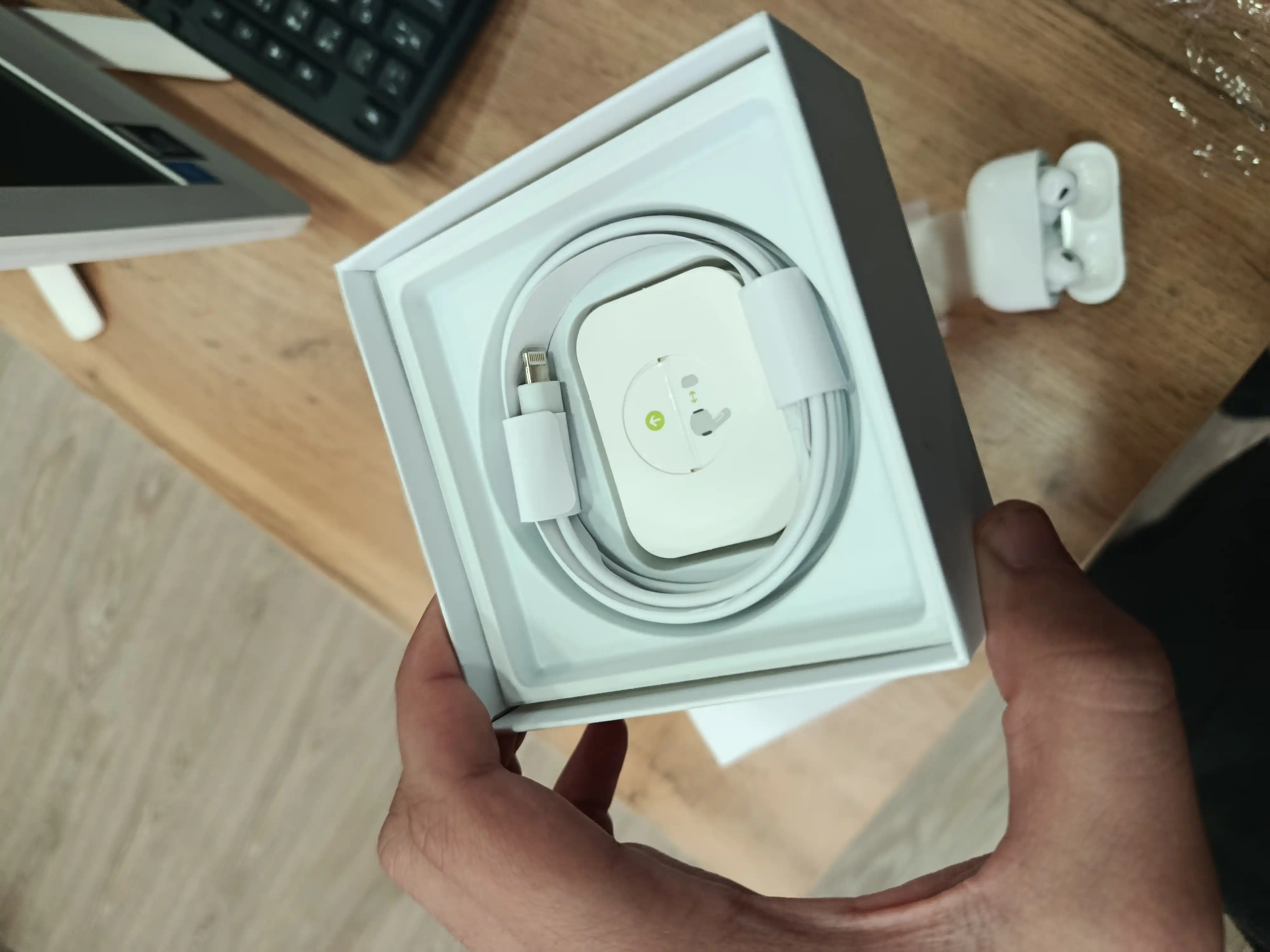 Беспроводные наушники Pods Pro 2 с Type-C и беспроводной зарядкой