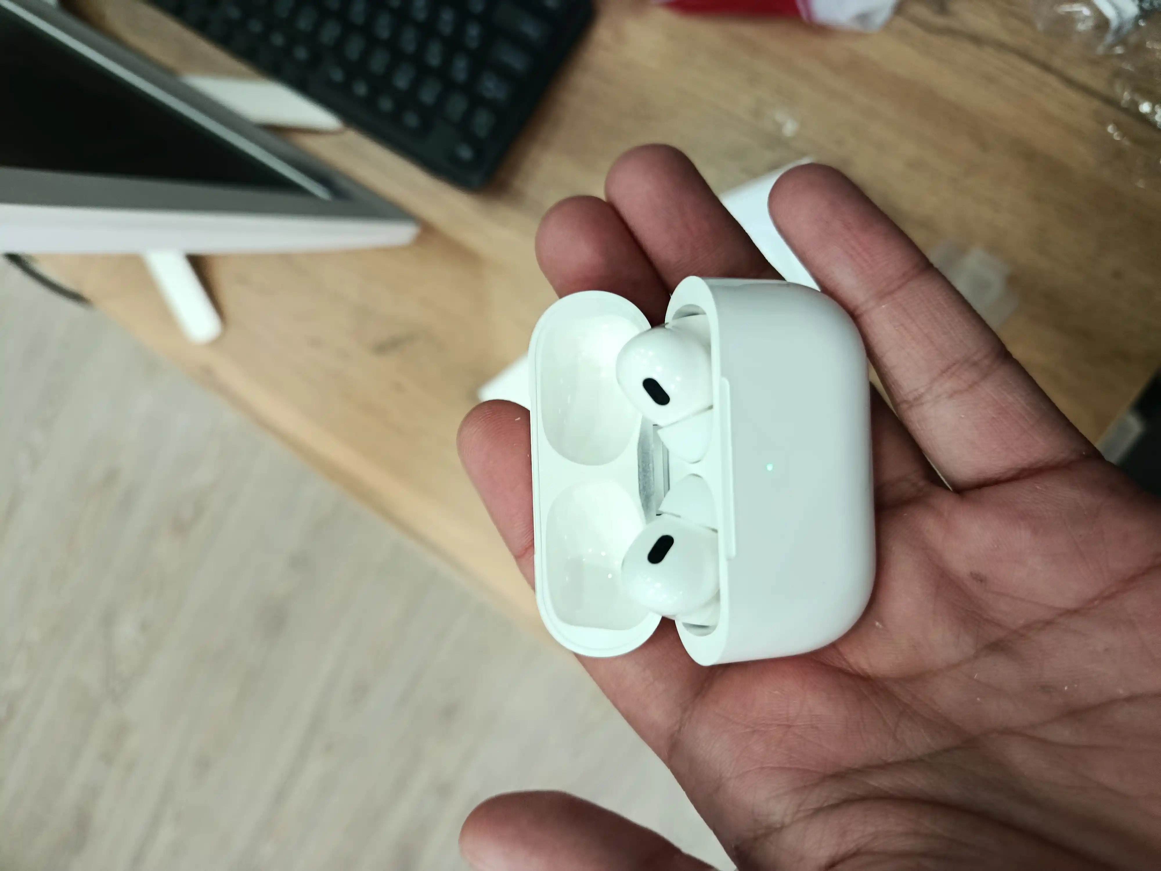 Беспроводные наушники Pods Pro 2 с Type-C и беспроводной зарядкой