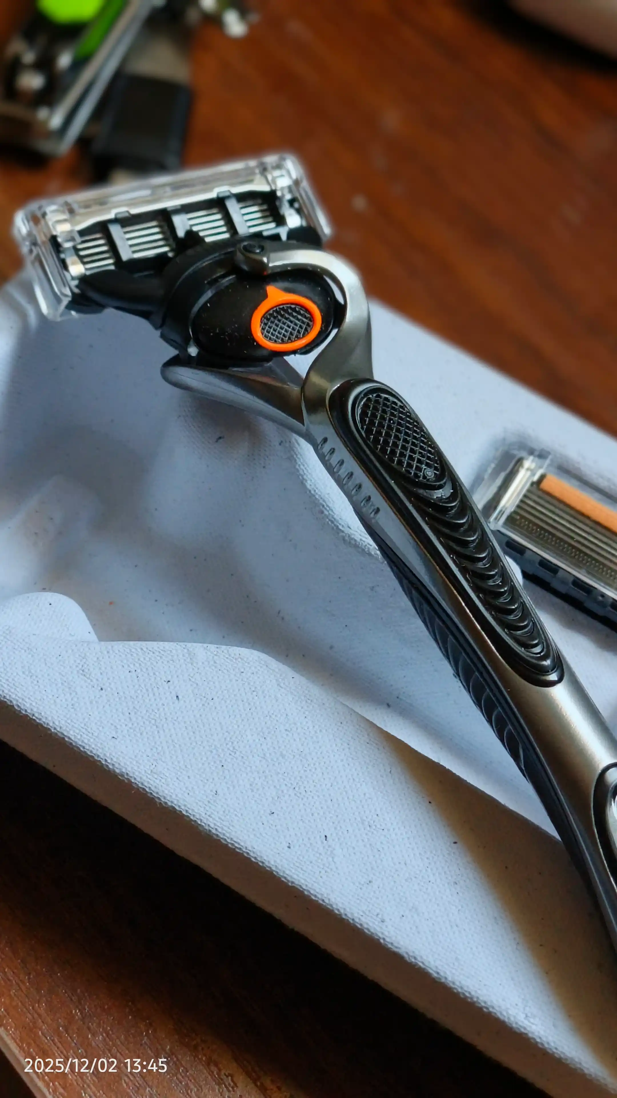 Бритва с триммером Gillette Fusion ProGlide, 5 лезвий с углеродным покрытием, +2 кассеты
