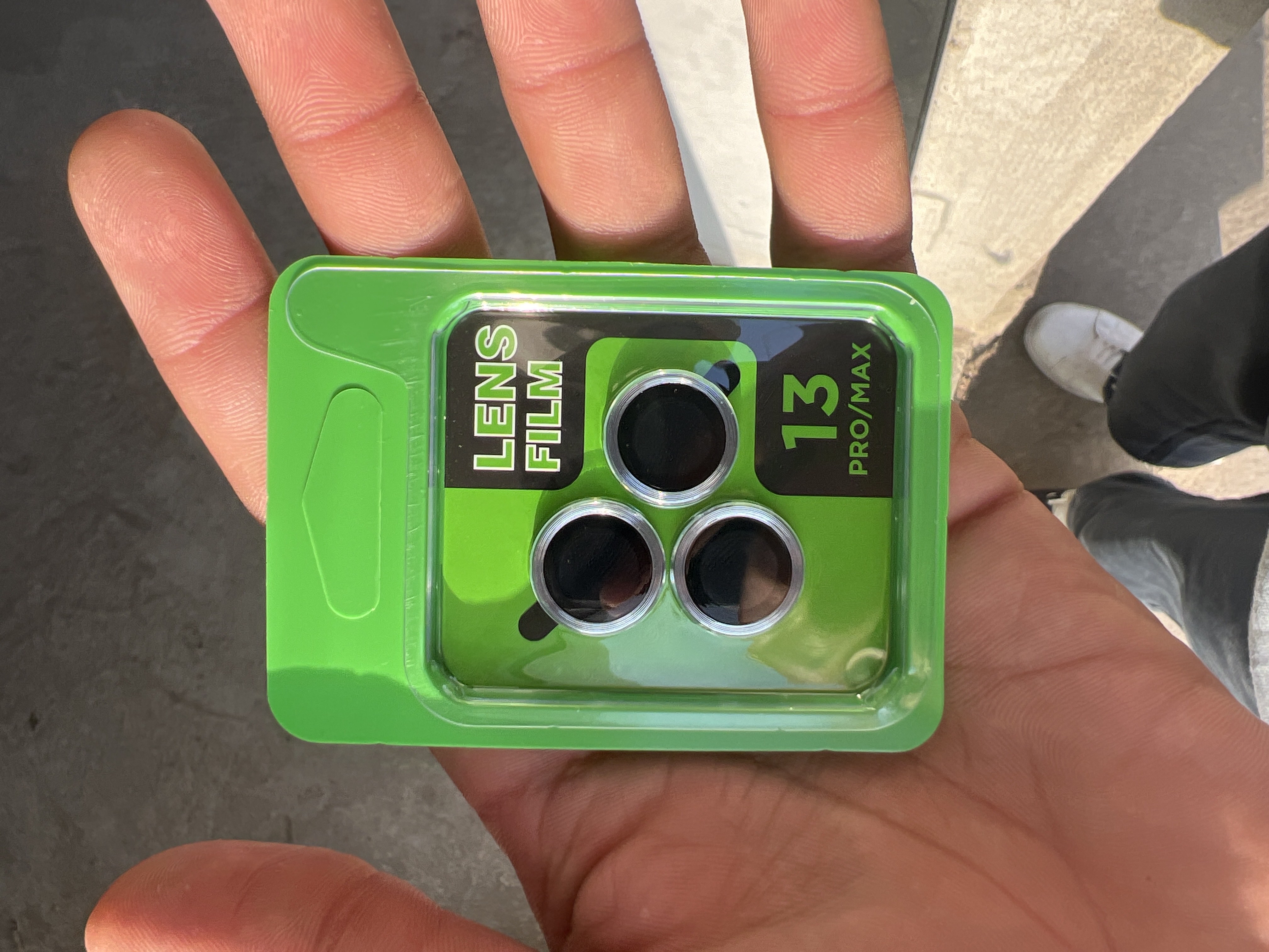 Защитное стекло на камеру Apple iPhone 11, 12, 13, 14, 15, 16, 17  Pro / Pro Max