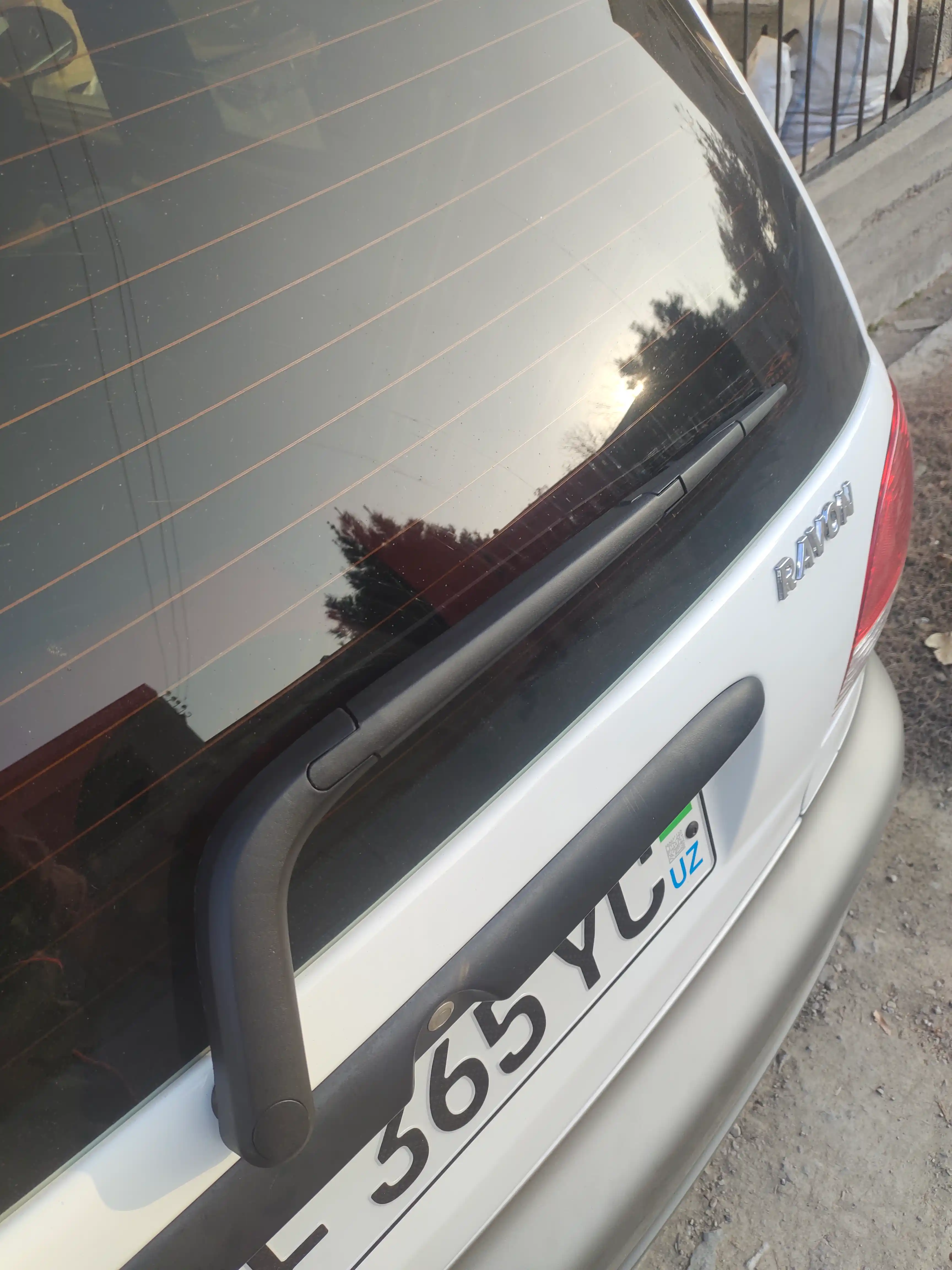 Chevrolet Spark va Matiz avtomobillari uchun cho‘tkali oyna tozalagich richagi
