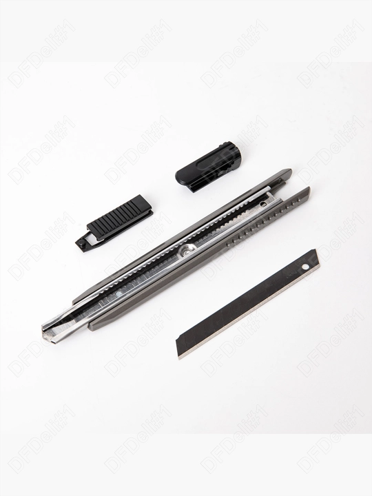 Kanselyariya pichog‘i, qora, tig‘i 9 mm 2036S Deli, 2036-S