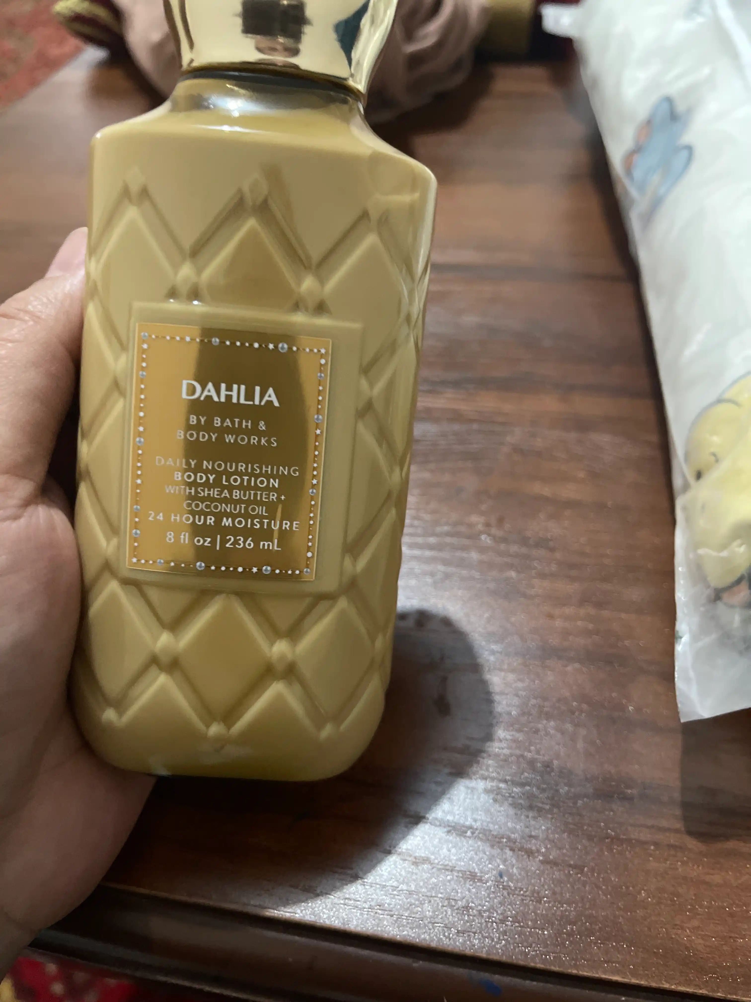 BATH AND BODY WORKS Парфюмepный увлажняющий лосьон для тела, 236 мл