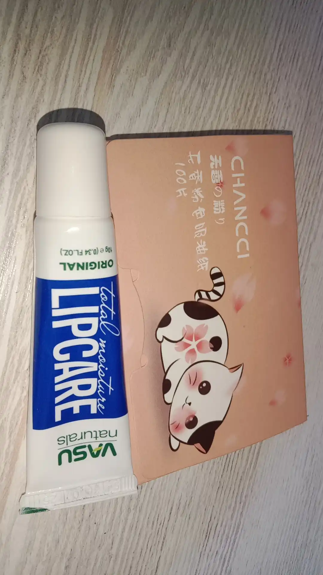 Vasu Lipcare 10 g lab balzami — namlantirish, oziqlantirish, quruqlikdan himoya