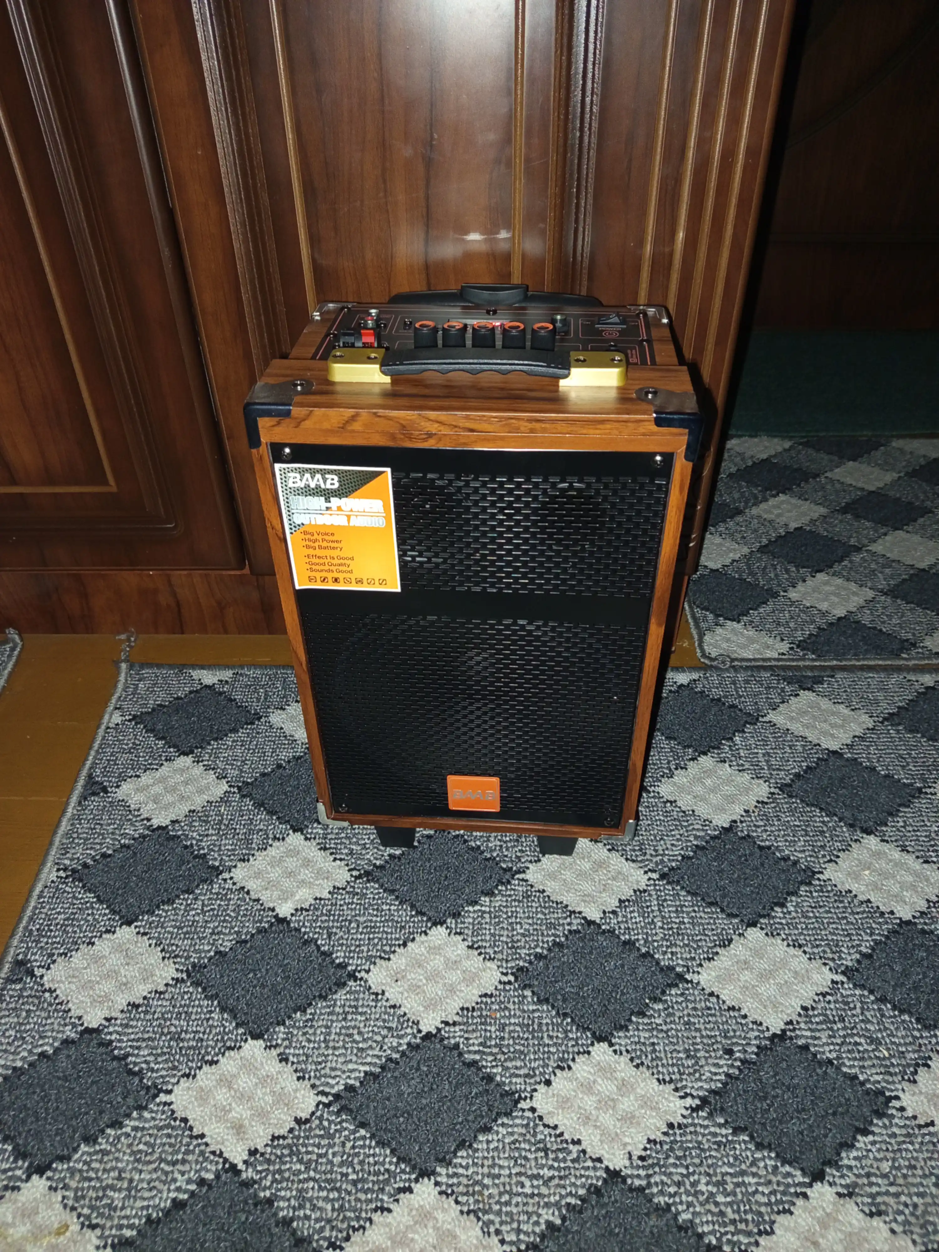 BAAB portativ karaoke Bluetooth karnay mikrofon va pult bilan