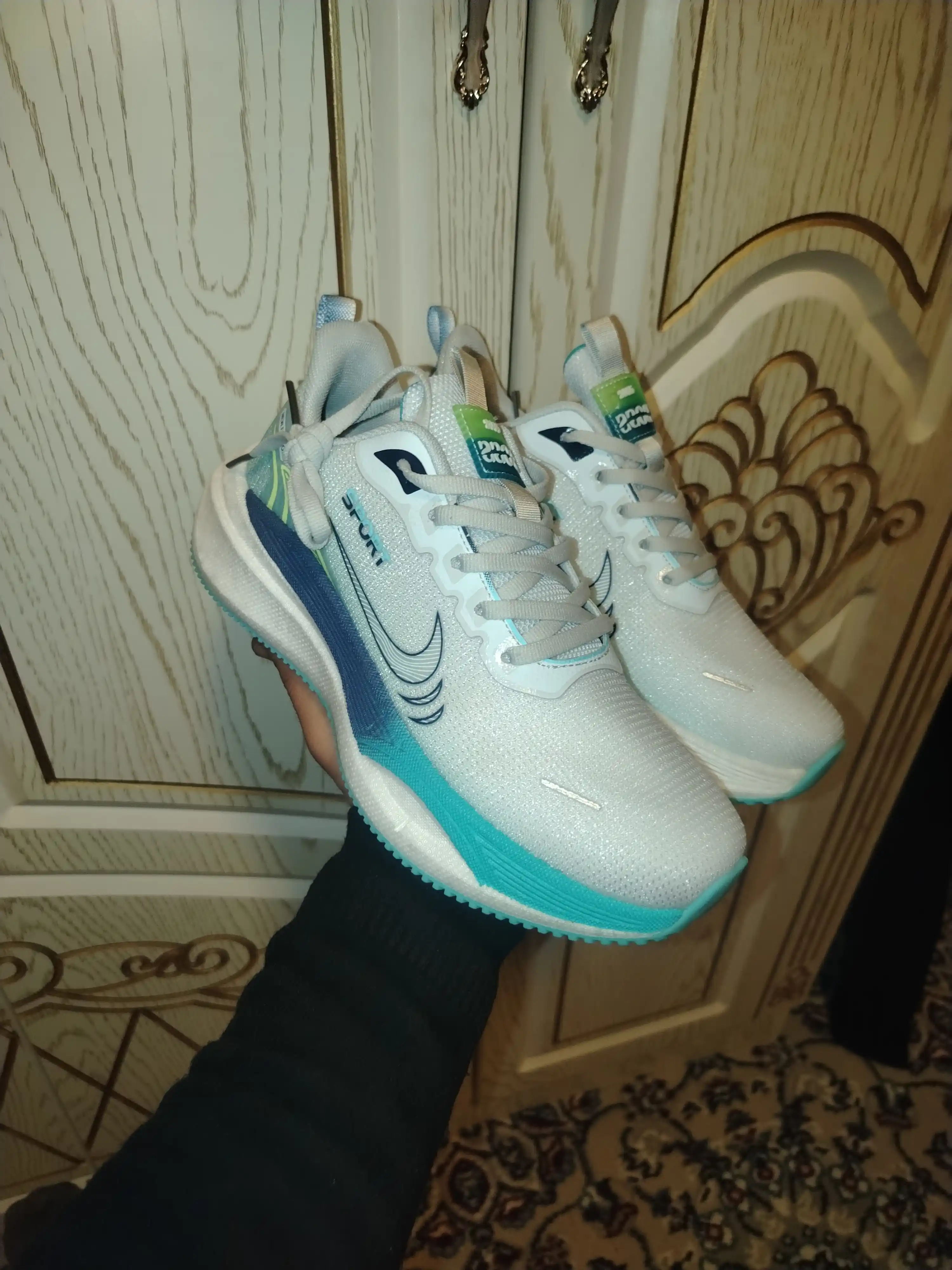 Erkaklar krossovkalari Sport fashion, nafas oluvchi, yengil, qulay