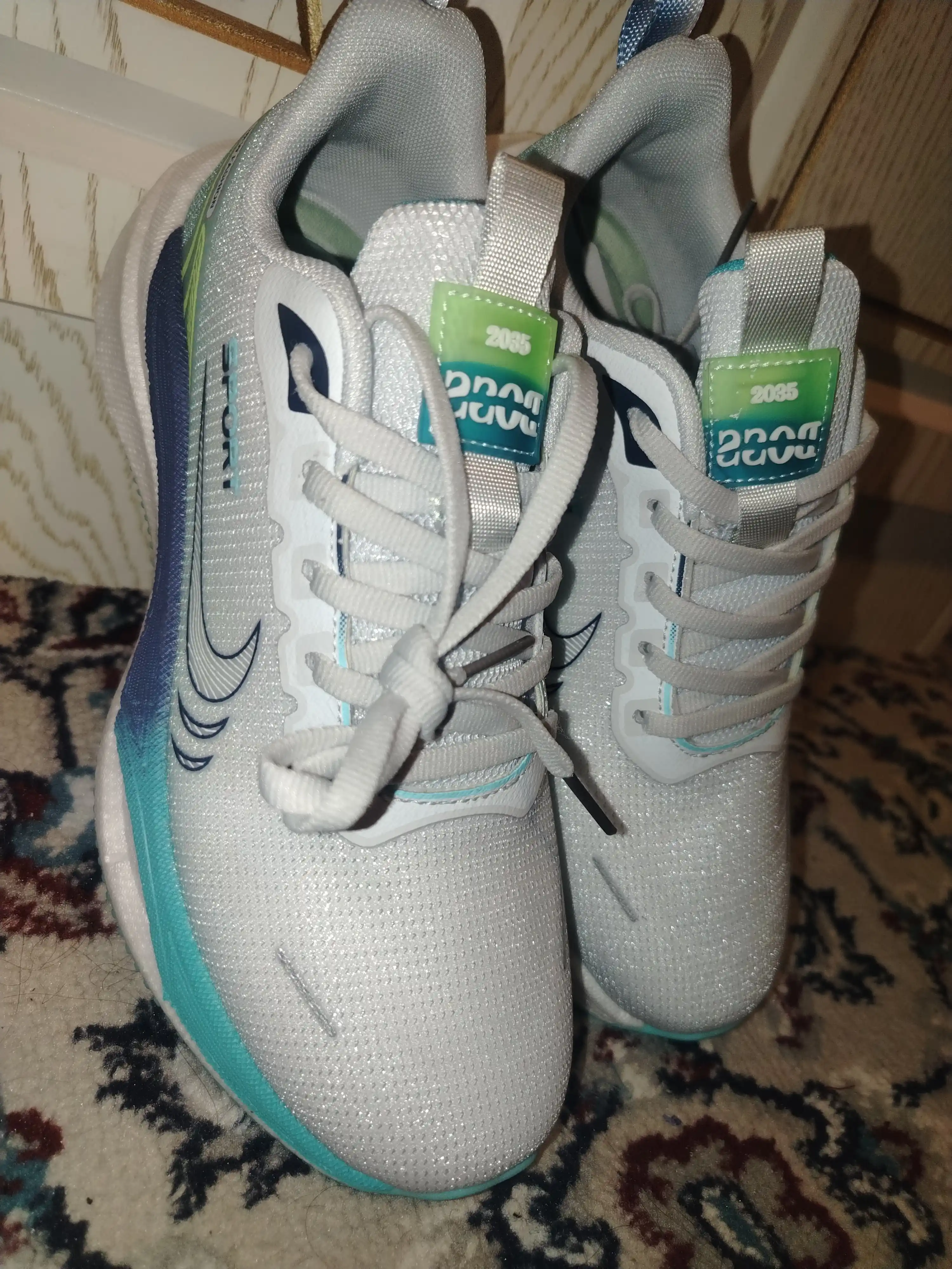 Erkaklar krossovkalari Sport fashion, nafas oluvchi, yengil, qulay