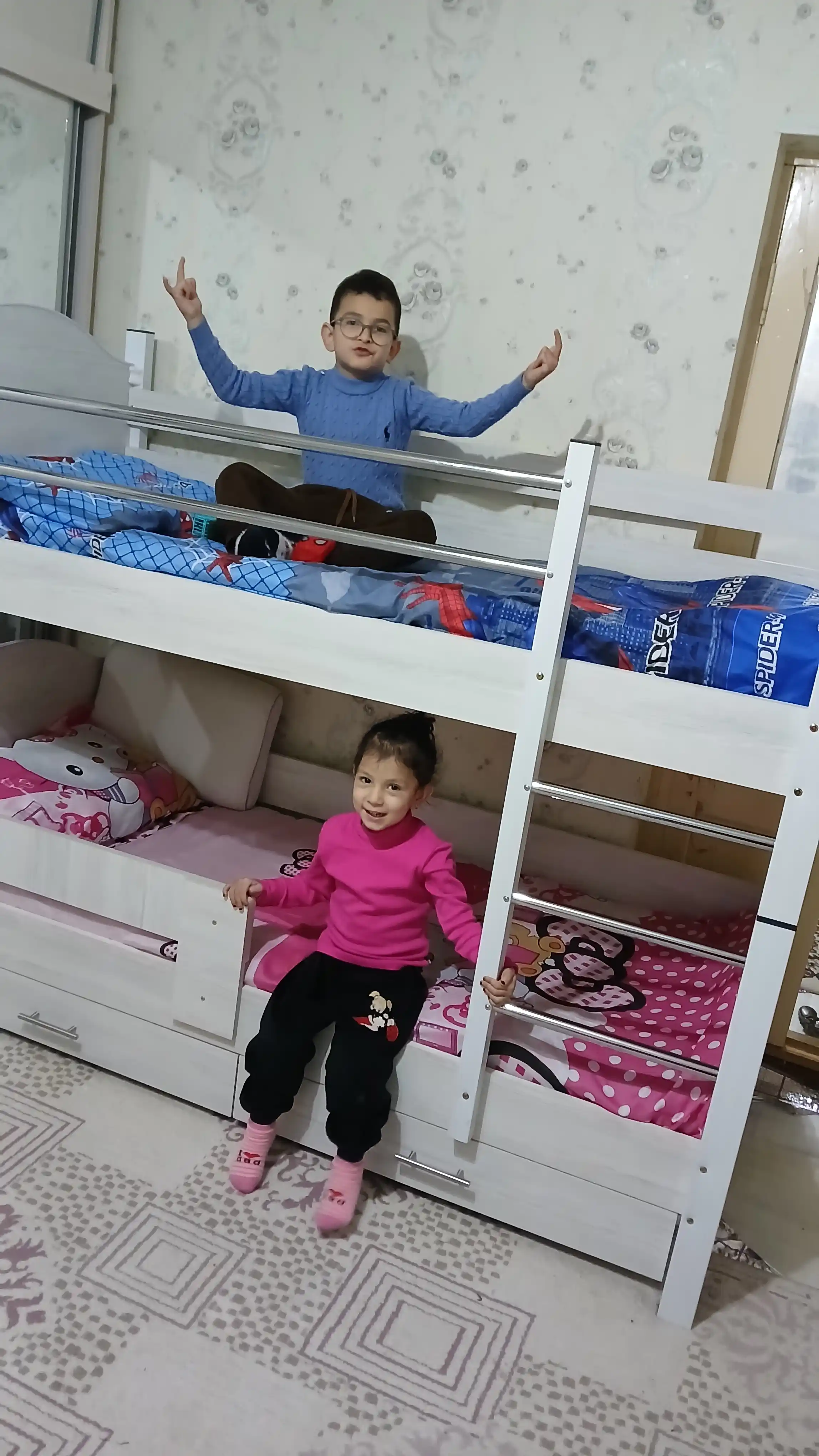 Bolalar choyshabi bir kishilik, eko bambuk, choyshab 1 ta, yostiq jildi 1 ta va ko'rpa jildi 1 ta