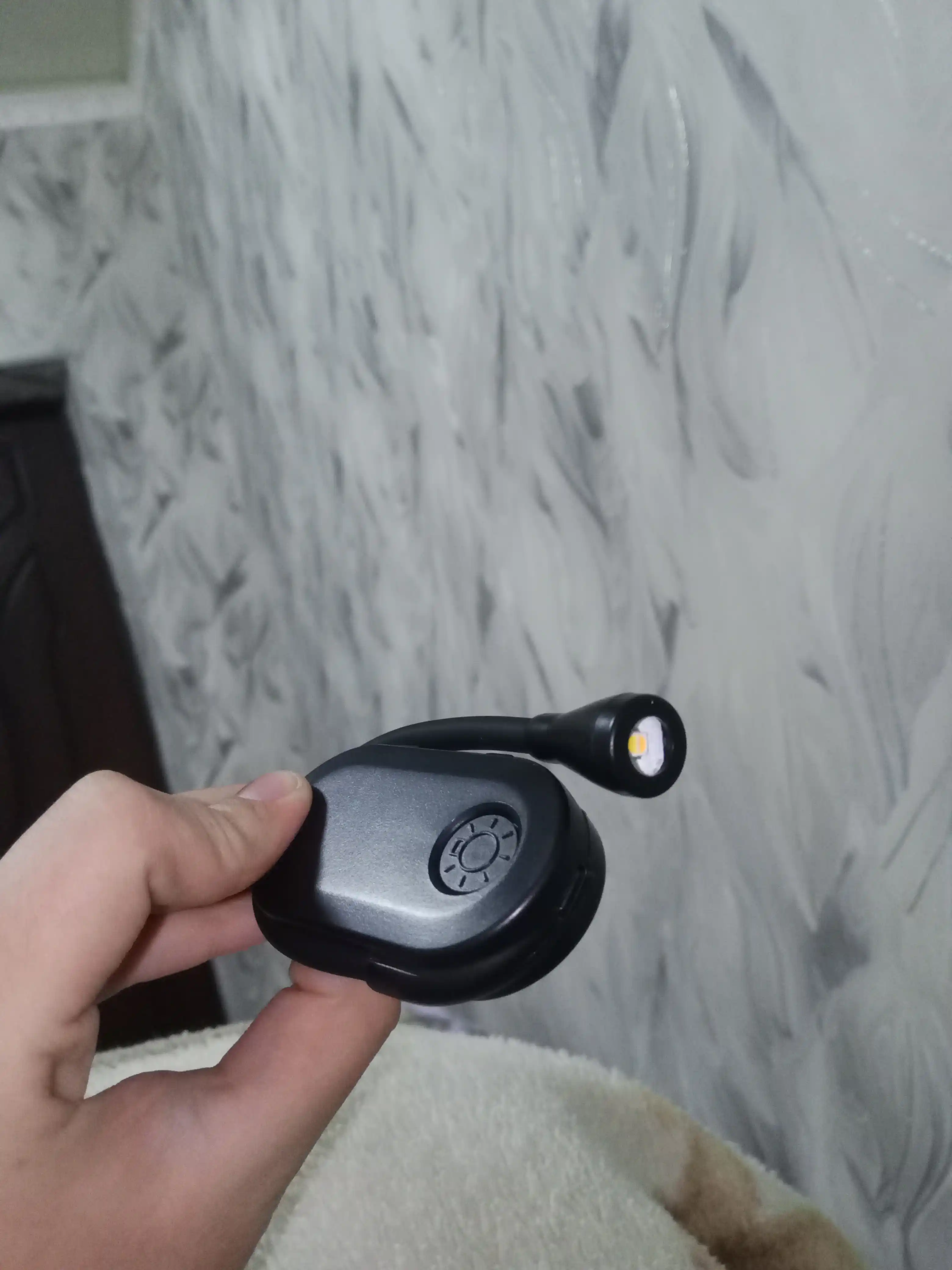Ushlagich bilan mini o'qish lampasi, kitob o'qish uchun svetilnik