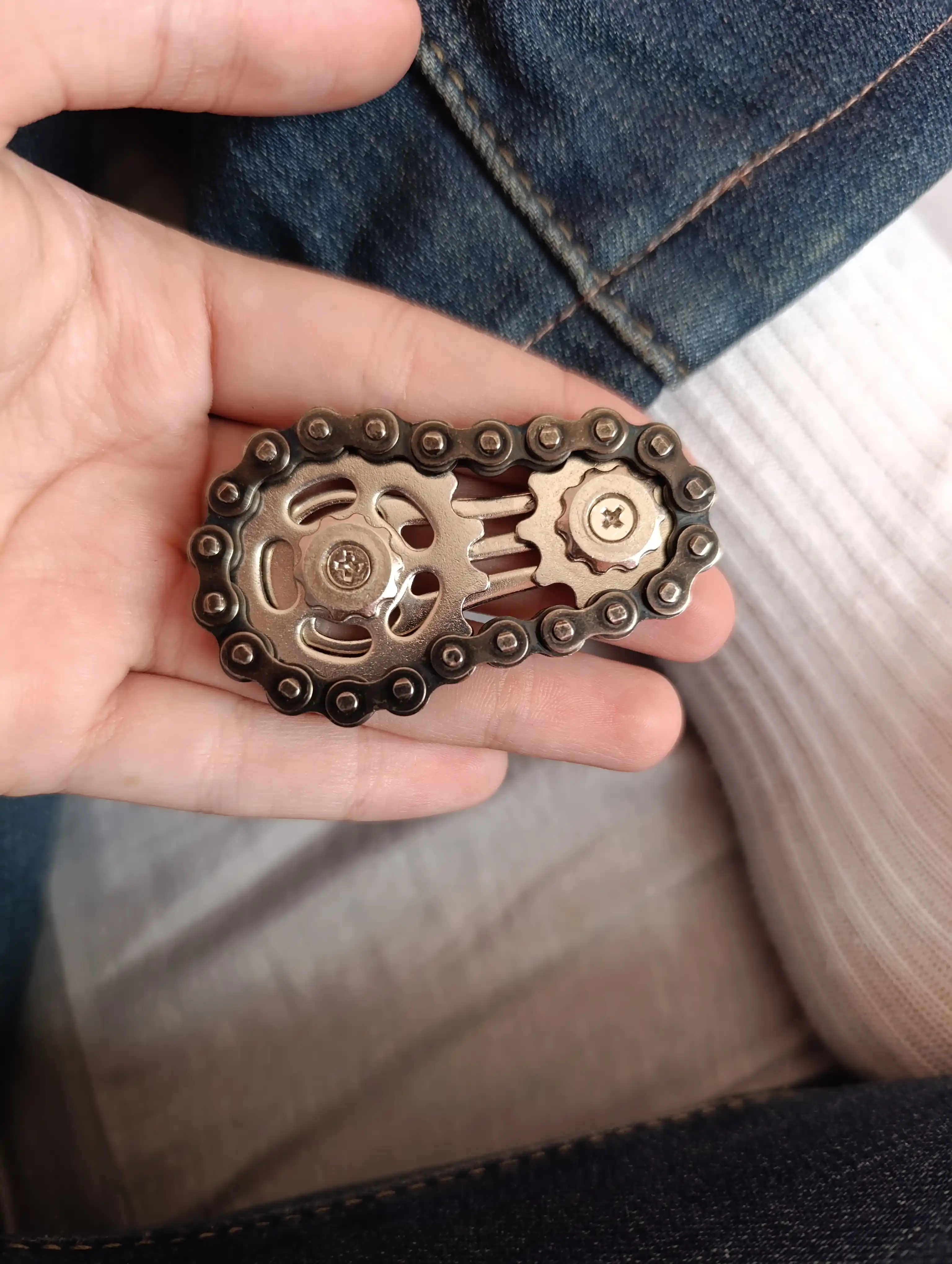 Bolalar va kattalar uchun antistress o‘yinchoq, barmoq giroskopi, spinner