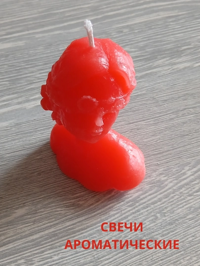 Quruq gullar va tabiiy efir moylari solingan bankadagi xushbo‘y sham, xushbo‘y sham