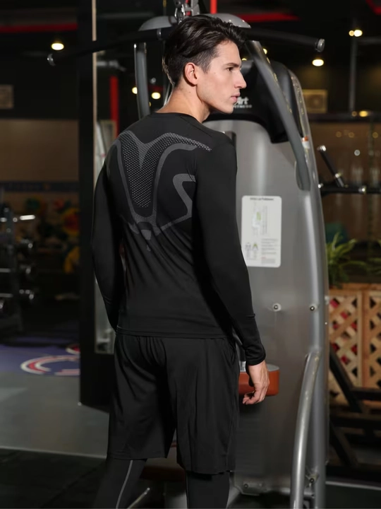 Erkaklar sport kiyim to‘plami — futbolka + shortik + leggins, yugurish va fitnes uchun