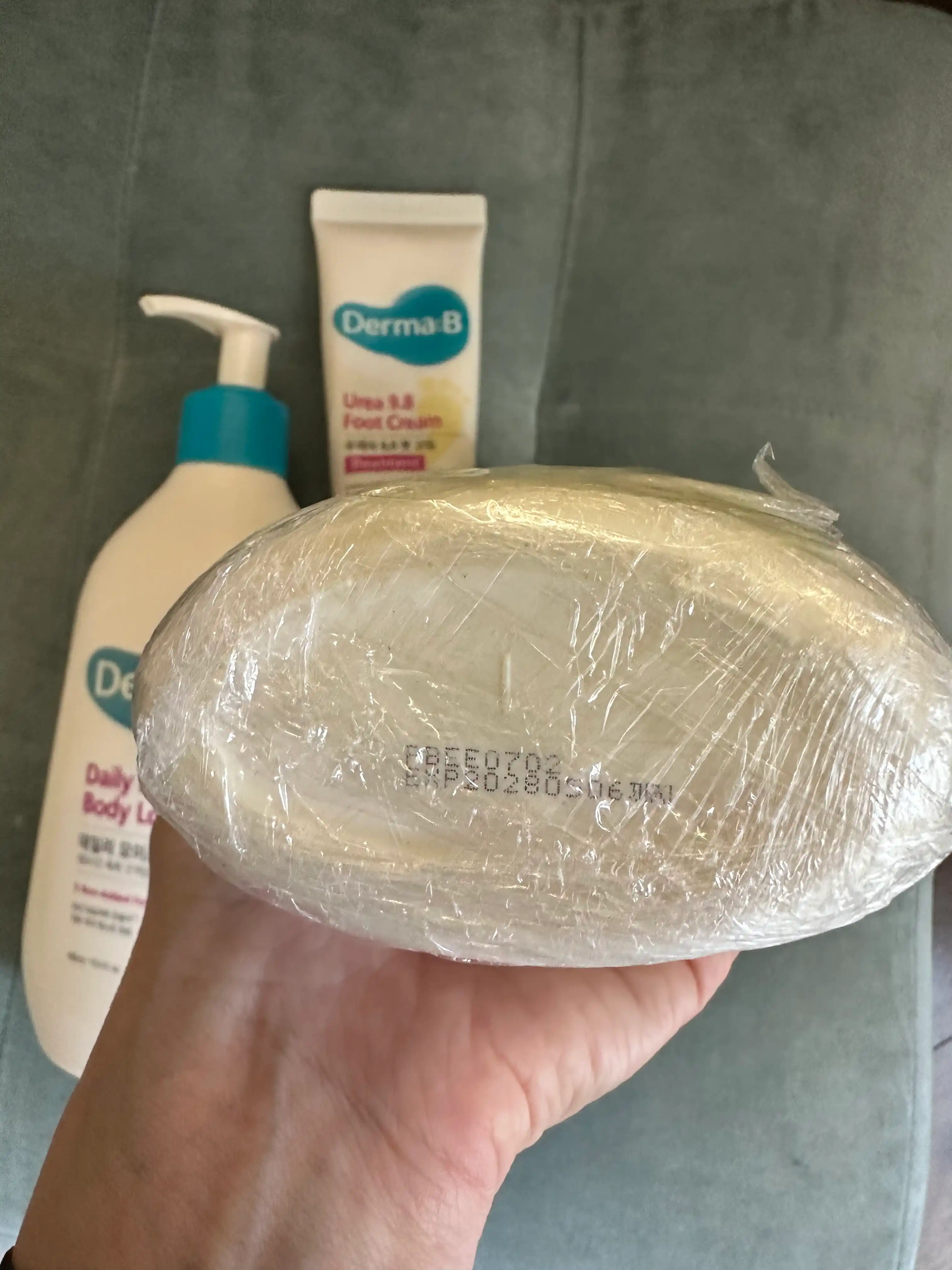 Derma B Tana uchun namlantiruvchi loson:lamellyar Daily Moisture Body,Ceramide Body,400 ml