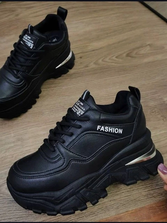 Ayollar va qizlar uchun krossovkalar FASHION - 