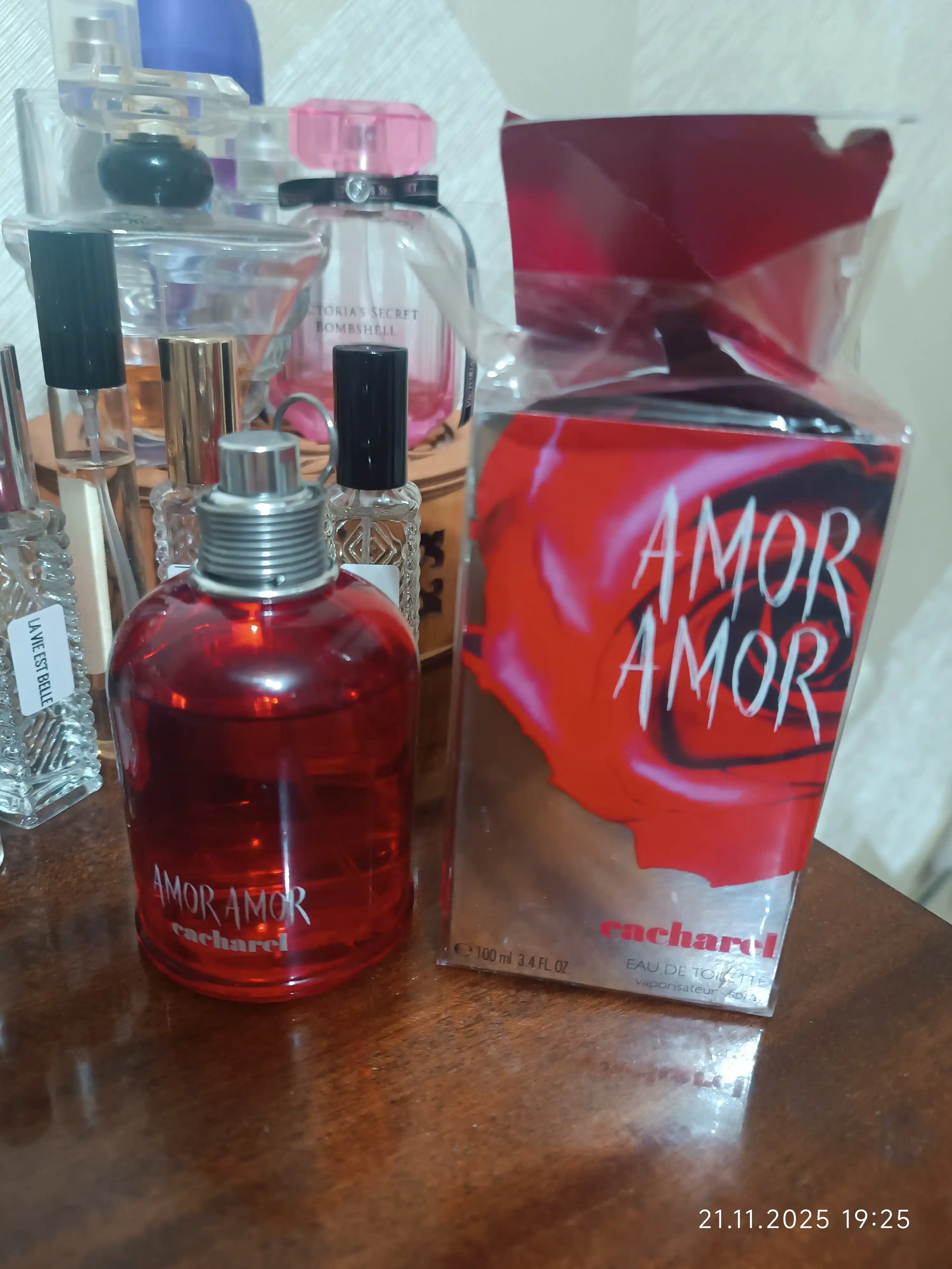 Ayollar xushbo'ylangan suvi Cacharel Amor Amor, 100 ml