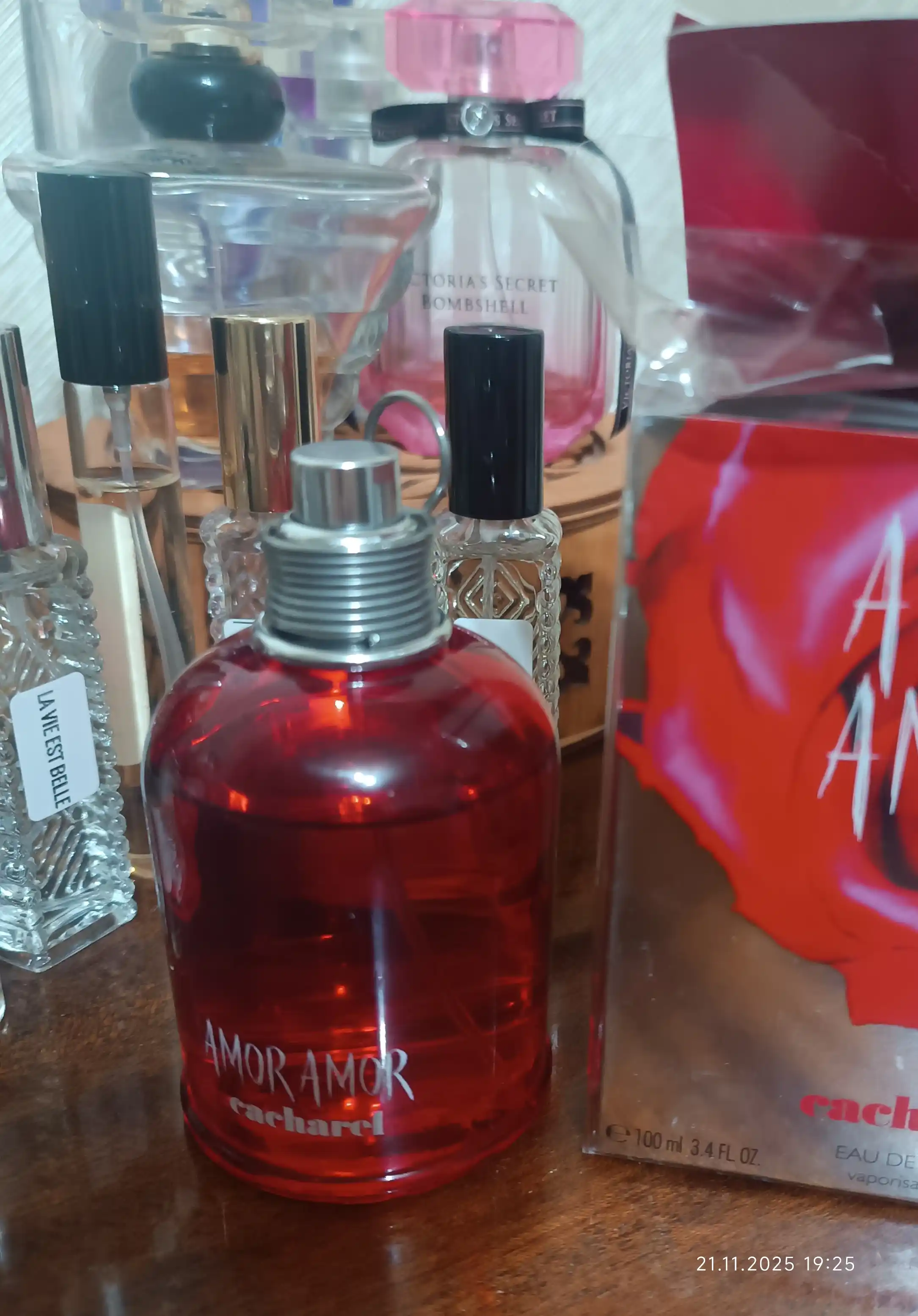 Ayollar xushbo'ylangan suvi Cacharel Amor Amor, 100 ml